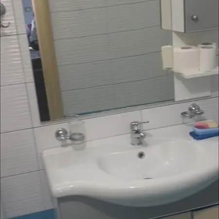 Apartment For Rent Bejo Polisi i Vogel